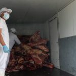 Refuerzan puente aéreo y envían 10.000 kg de carne a La Paz para garantizar el abastecimiento