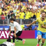 Martinelli firma un final de dibujos animados. Brasil está en octavos!!!