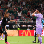 México pasa a dieciseisavos del Mundial a ritmo del ‘canta y no llores’