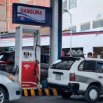 Presidente de YPFB pide “un poquito de paciencia” por las filas para combustible