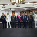 Ministro de Defensa pide a las FFAA actuar con serenidad, firmeza y lealtad constitucional ante la crisis