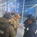 Cinco militares bolivianos retornan al país tras ser entregados por autoridades chilenas en Pisiga