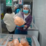 Gobierno nacional refuerza el puente aéreo y EMAPA comercializa el kilo de carne de pollo a Bs 18