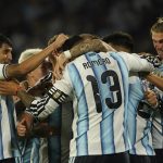 La nueva era empezó con cuatro goles y cinco debuts: Argentina goleó a Bolivia 4-0 en Córdoba