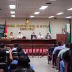 Consejo de la Magistratura entrega documentación del mercado Mutualista al Gobierno Municipal de Santa Cruz