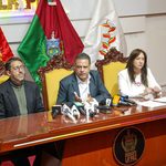 Gobernador Revilla congelará sueldos a altas autoridades y planteará que sean acorde a resultados