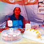 Feria dominical reúne a más de 100 emprendedores de El Alto