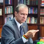 Tuto Quiroga exige a Kast que se disculpen y paguen resarcimiento por el caso maderas